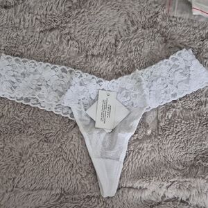Chic White Lace Panty